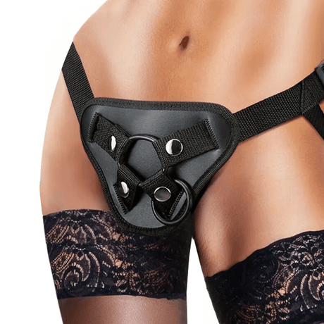 Realistic 6 Inch Strap On with Black Harness