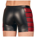 Nek Matte arată pantaloni în negru și roșu